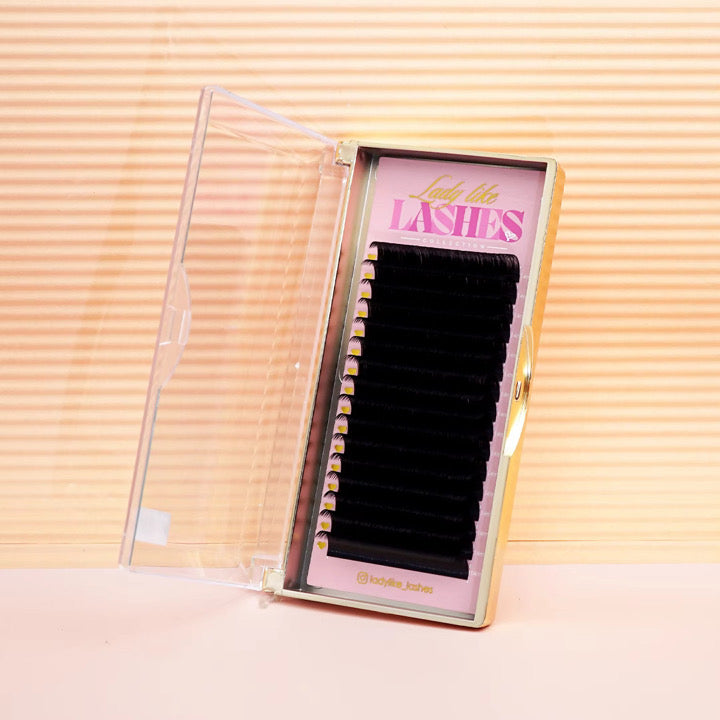 .03 Lady Like Lash Tray